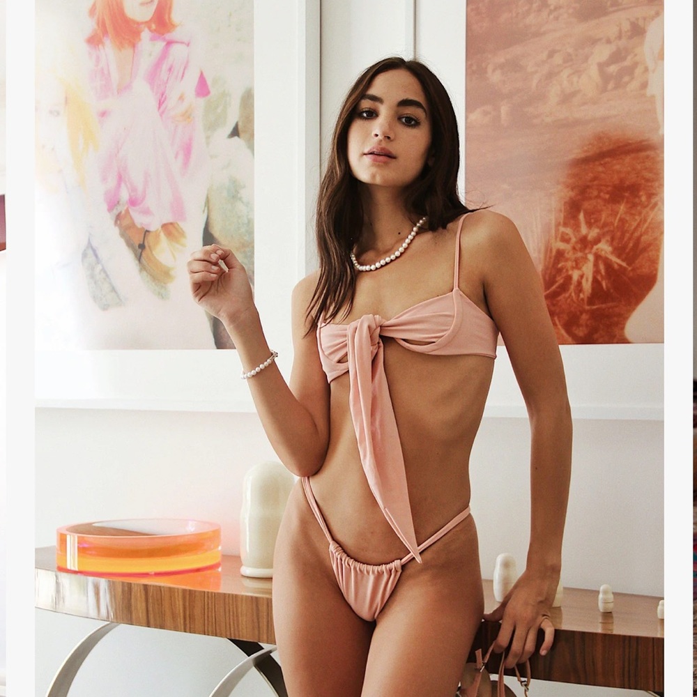 Siempre Golden Pisces set in blush - medium